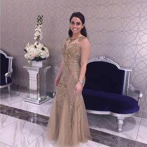 Dress in excellent condition. Only worn once.